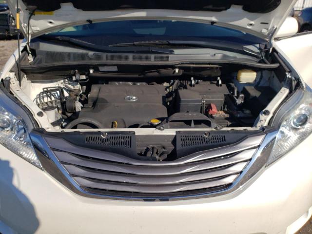 Photo 12 from auction – 2015 TOYOTA SIENNA XLE with VIN 5TDDK3DC6FS112650