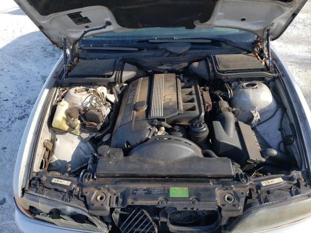 Photo 11 from auction – 2000 BMW 528 IT AUT with VIN WBADP6346YBV63369