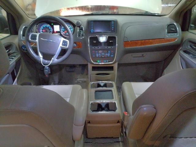 Photo 8 from auction – 2016 CHRYSLER TOWN & COU with VIN 2C4RC1CG1GR189710