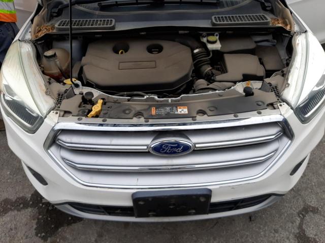 Photo 12 from auction – 2017 FORD ESCAPE TIT with VIN 1FMCU9J94HUC26688