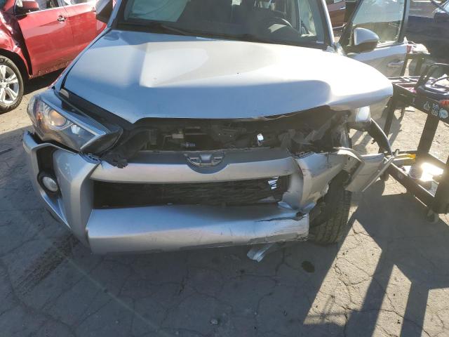 صورة رقم 12 من المزاد - 2018 TOYOTA 4RUNNER SR مع VIN JTEBU5JR2J5565809