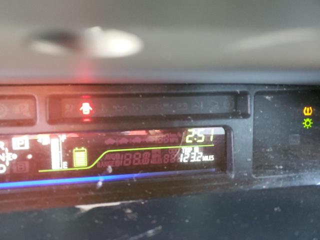 Photo 9 from auction – 2014 TOYOTA PRIUS V with VIN JTDZN3EUXEJ014091