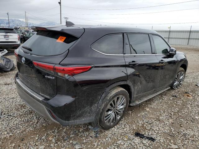 Фото 3 с аукциона – 2022 TOYOTA HIGHLANDER с VIN 5TDEBRCH1NS077857