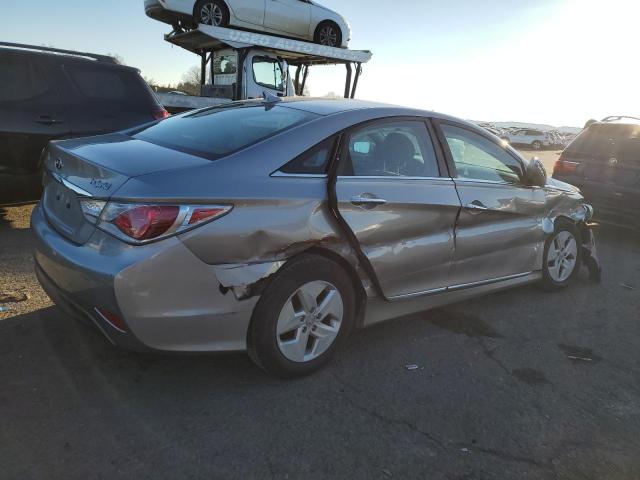 Photo 3 from auction – 2011 HYUNDAI SONATA HYB with VIN KMHEC4A46BA001815