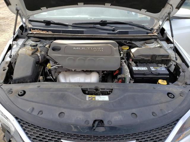 Photo 11 from auction – 2015 CHRYSLER 200 LIMITE with VIN 1C3CCCAB3FN705638