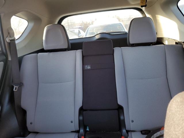 Photo 10 from auction – 2017 TOYOTA RAV4 HV LE with VIN JTMRJREV7HD094119