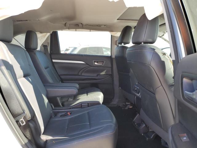Photo 11 from auction – 2016 TOYOTA HIGHLANDER with VIN 5TDKKRFH2GS134990