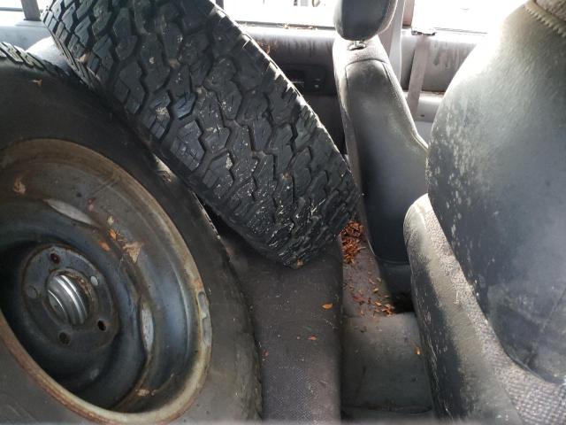 Photo 10 from auction – 1998 JEEP CHEROKEE S with VIN 1J4FJ68S3WL231833