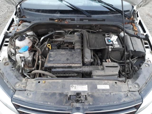 Photo 7 from auction – 2017 VOLKSWAGEN JETTA S with VIN 3VW2B7AJ3HM355270