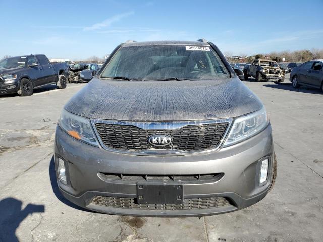 Photo 5 from auction – 2015 KIA SORENTO LX with VIN 5XYKT4A78FG599557