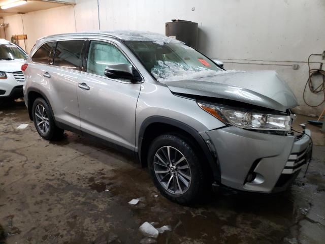 Photo 4 from auction – 2019 TOYOTA HIGHLANDER with VIN 5TDJZRFH9KS583888