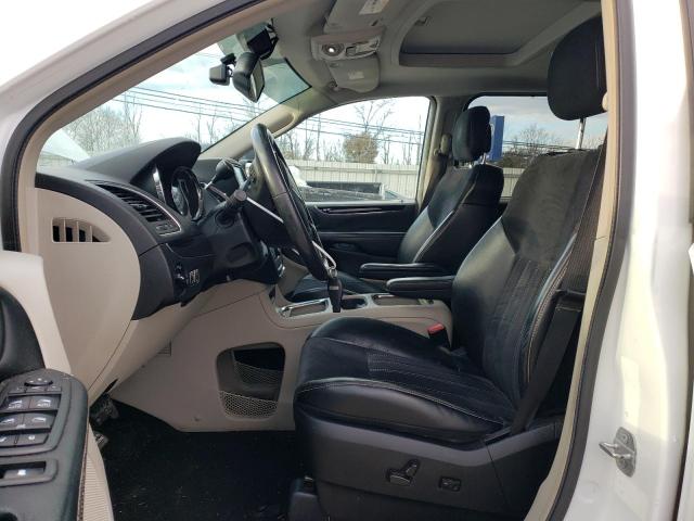 Photo 7 from auction – 2016 CHRYSLER TOWN & COU with VIN 2C4RC1JG9GR232659