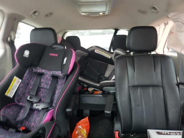 Photo 10 from auction – 2016 CHRYSLER TOWN & COU with VIN 2C4RC1BG5GR259890