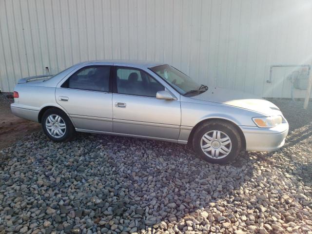 Photo 4 from auction – 2000 TOYOTA CAMRY CE with VIN 4T1BG22K5YU643877