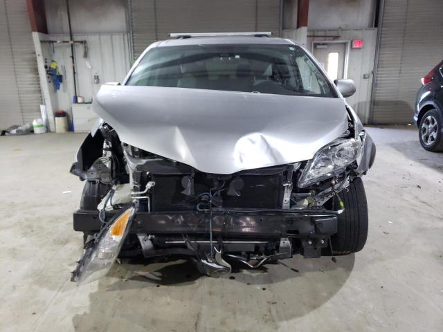 Photo 5 from auction – 2018 TOYOTA SIENNA XLE with VIN 5TDDZ3DC0JS195626