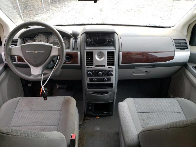 Photo 8 from auction – 2010 CHRYSLER TOWN & COU with VIN 2A4RR5D11AR344970