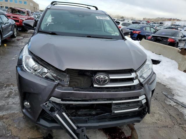 Photo 5 from auction – 2018 TOYOTA HIGHLANDER with VIN 5TDJZRFH0JS542953