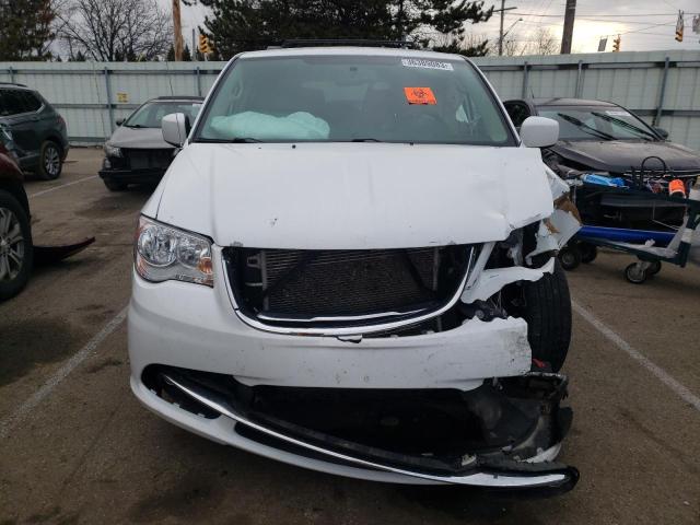 Photo 5 from auction – 2016 CHRYSLER TOWN & COU with VIN 2C4RC1BG5GR259890