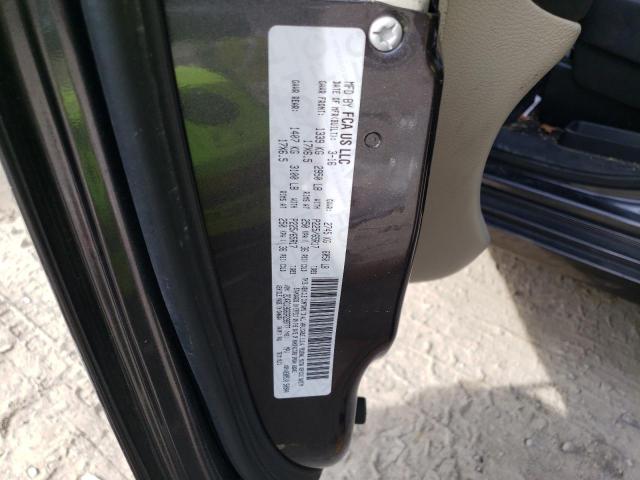Photo 14 from auction – 2016 CHRYSLER TOWN & COU with VIN 2C4RC1BG6GR298777