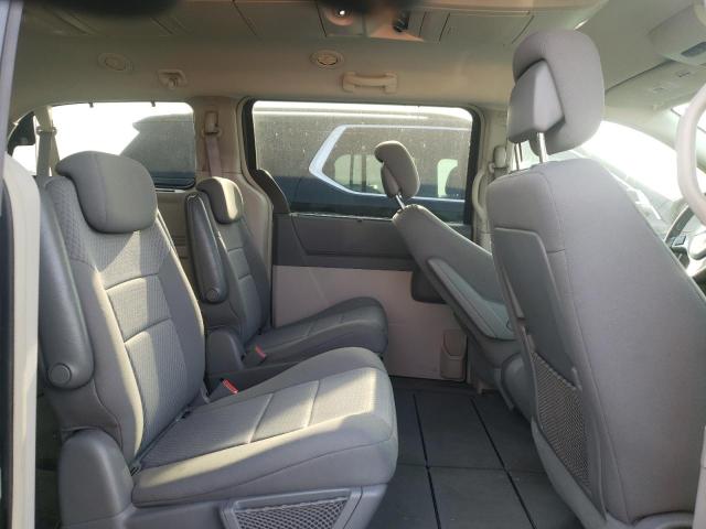 Photo 11 from auction – 2010 CHRYSLER TOWN & COU with VIN 2A4RR5D15AR441962