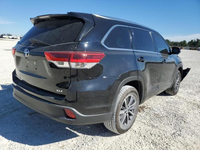 Photo 3 from auction – 2017 TOYOTA HIGHLANDER with VIN 5TDKZRFHXHS524152