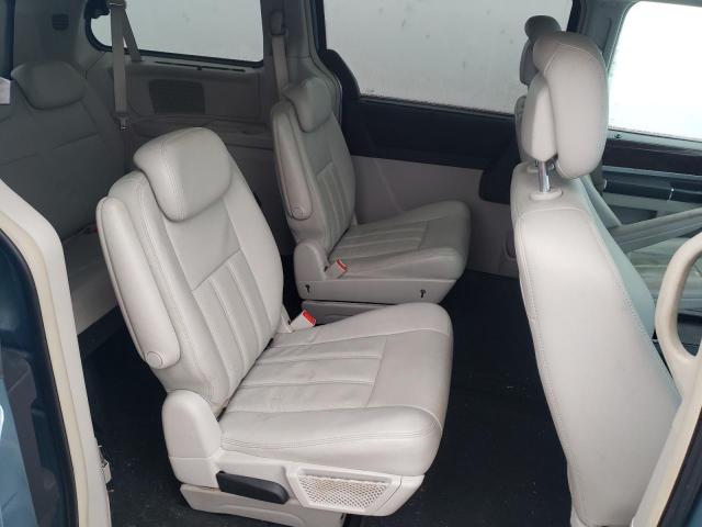 Photo 11 from auction – 2010 CHRYSLER TOWN & COU with VIN 2A4RR8D1XAR392825