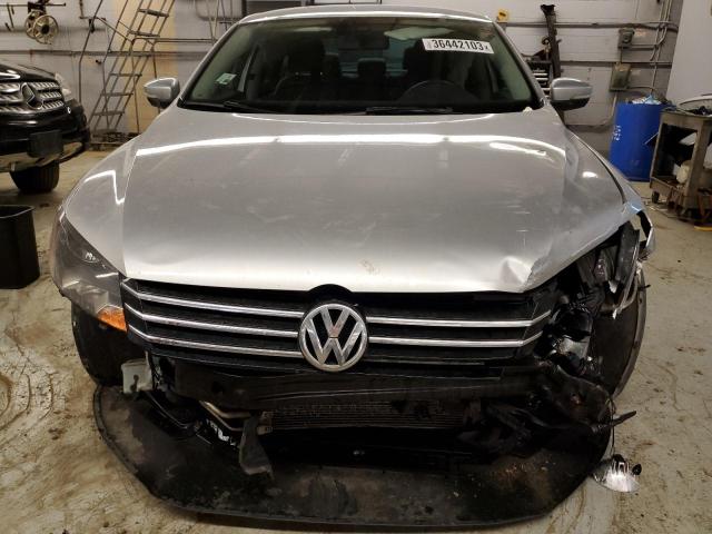 Photo 5 from auction – 2015 VOLKSWAGEN PASSAT SE with VIN 1VWBS7A34FC008708
