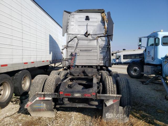 Photo 6 from auction – 2018 VOLVO VN VNL with VIN 4V4NC9EH2JN888517
