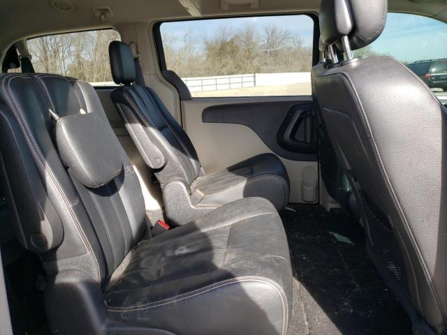 Photo 11 from auction – 2016 CHRYSLER TOWN & COU with VIN 2C4RC1BG2GR280700