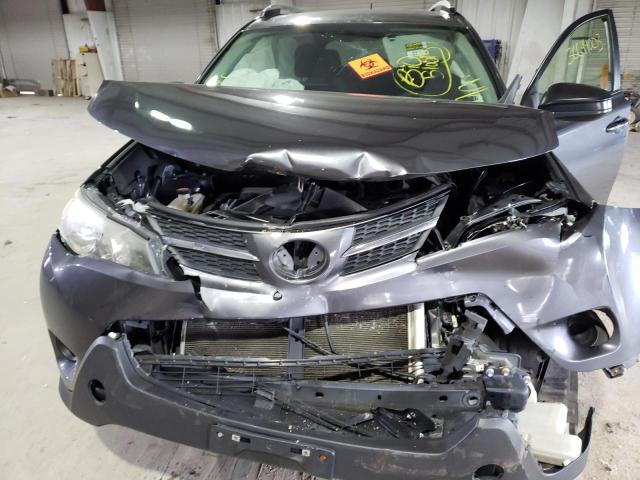 Photo 12 from auction – 2015 TOYOTA RAV4 LE with VIN JTMBFREV2FJ049347