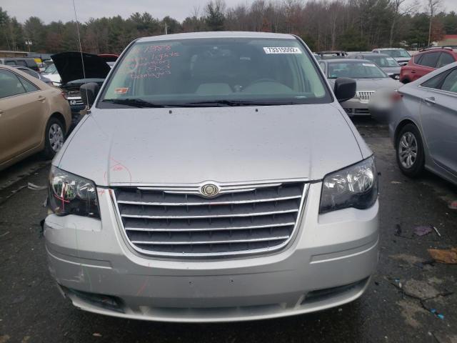 Photo 5 from auction – 2009 CHRYSLER TOWN & COU with VIN 2A8HR44E69R566424