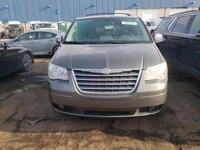 Photo 5 from auction – 2010 CHRYSLER TOWN & COU with VIN 2A4RR5D15AR441962