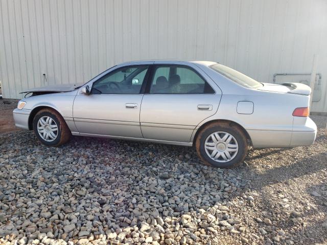 Photo 2 from auction – 2000 TOYOTA CAMRY CE with VIN 4T1BG22K5YU643877