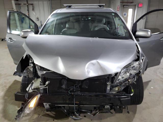Photo 12 from auction – 2018 TOYOTA SIENNA XLE with VIN 5TDDZ3DC0JS195626