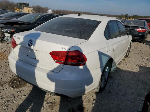 Photo 3 from auction – 2015 VOLKSWAGEN PASSAT S with VIN 1VWAT7A37FC022448