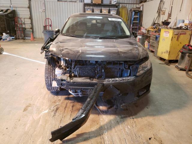 Photo 5 from auction – 2017 VOLKSWAGEN PASSAT SE with VIN 1VWBT7A32HC023028