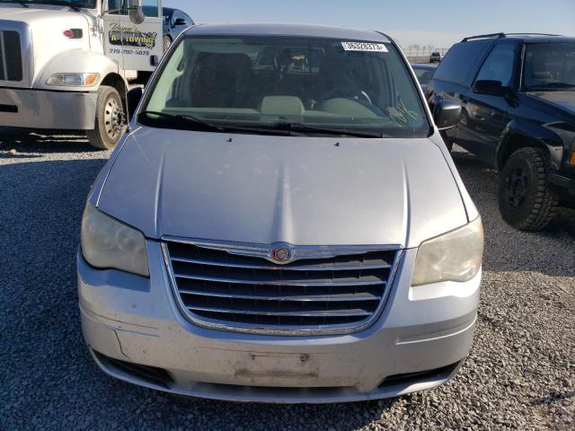 Photo 5 from auction – 2010 CHRYSLER TOWN & COU with VIN 2A4RR4DE2AR215357