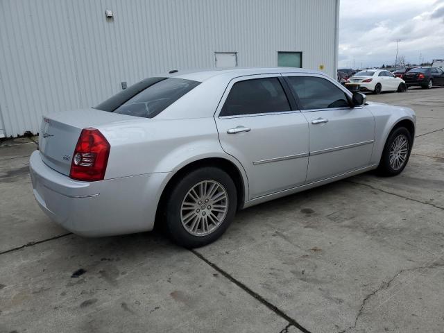 Photo 3 from auction – 2010 CHRYSLER 300 TOURIN with VIN 2C3CA5CV7AH251601