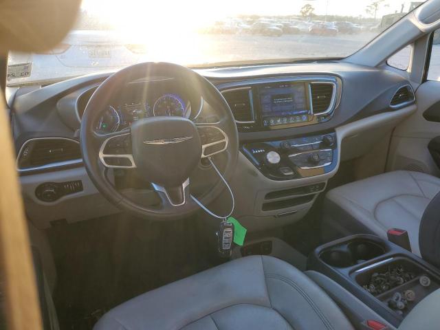 Photo 8 from auction – 2017 CHRYSLER PACIFICA T with VIN 2C4RC1BG7HR704776