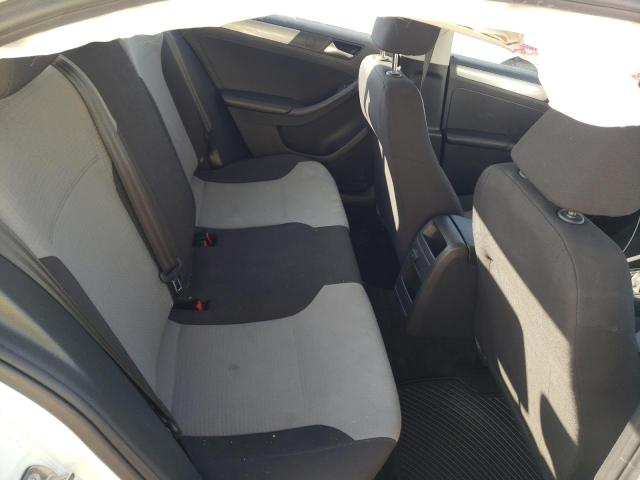 Photo 10 from auction – 2018 VOLKSWAGEN JETTA S with VIN 3VW2B7AJ3JM261380