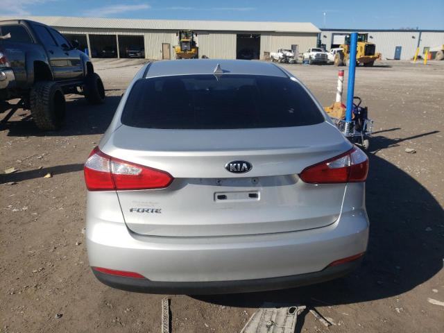 Photo 6 from auction – 2016 KIA FORTE LX with VIN KNAFK4A64G5570589