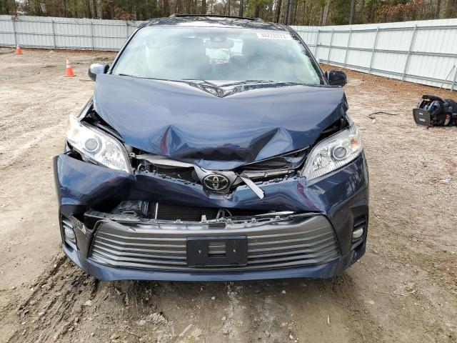 Photo 5 from auction – 2018 TOYOTA SIENNA XLE with VIN 5TDYZ3DC8JS945050