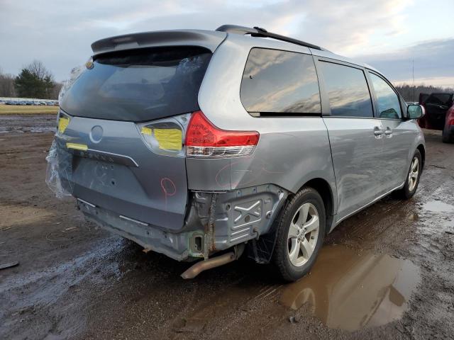 Photo 3 from auction – 2013 TOYOTA SIENNA LE with VIN 5TDKK3DC8DS332747