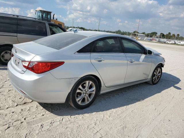 Photo 3 from auction – 2011 HYUNDAI SONATA SE with VIN 5NPEC4AC3BH169061