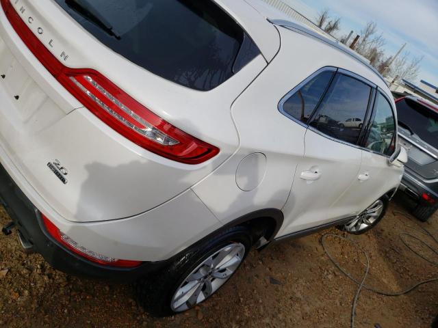 Photo 3 from auction – 2016 LINCOLN MKC SELECT with VIN 5LMCJ2C9XGUJ26815
