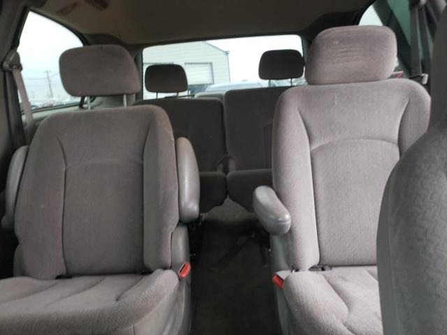 Photo 10 from auction – 2002 CHRYSLER TOWN & COU with VIN 2C4GP34372R738399