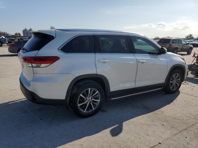 Photo 3 from auction – 2019 TOYOTA HIGHLANDER with VIN 5TDKZRFH9KS571521