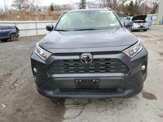 صورة رقم 5 من المزاد - 2021 TOYOTA RAV4 XLE مع VIN JTMP1RFV4MD075446