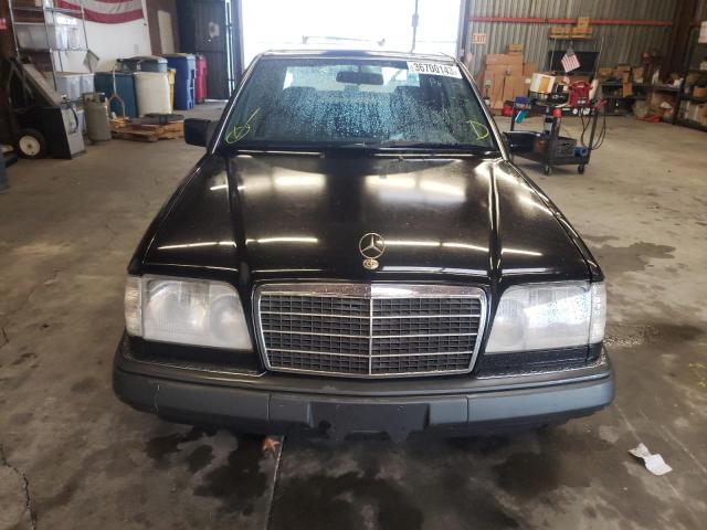Photo 5 from auction – 1995 MERCEDES-BENZ E 320 BASE with VIN WDBEA32EXSC235714