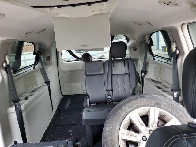 Photo 10 from auction – 2016 CHRYSLER TOWN & COU with VIN 2C4RC1BG3GR253182